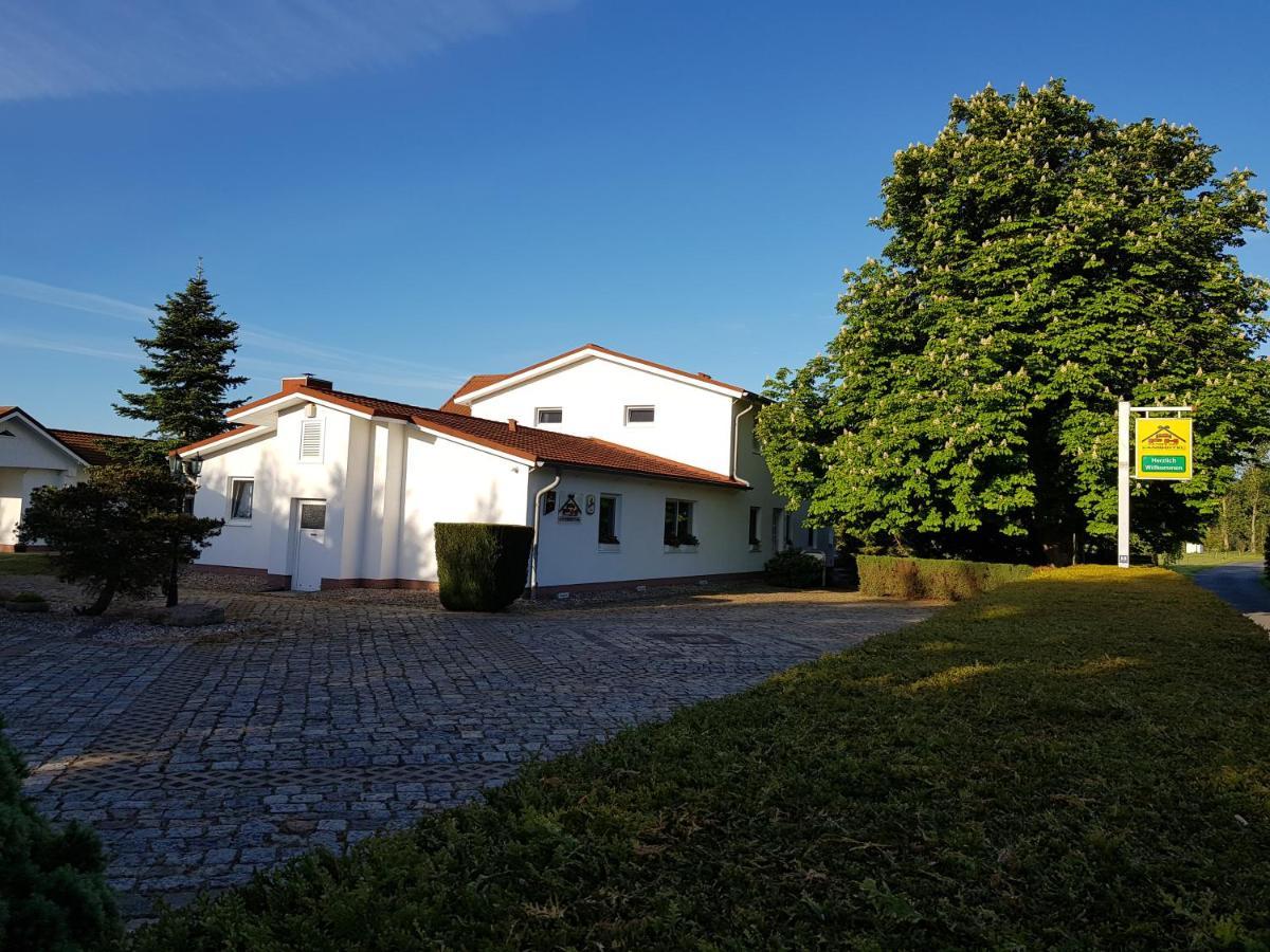 Landhotel Pathes Hof Volkenshagen Kültér fotó